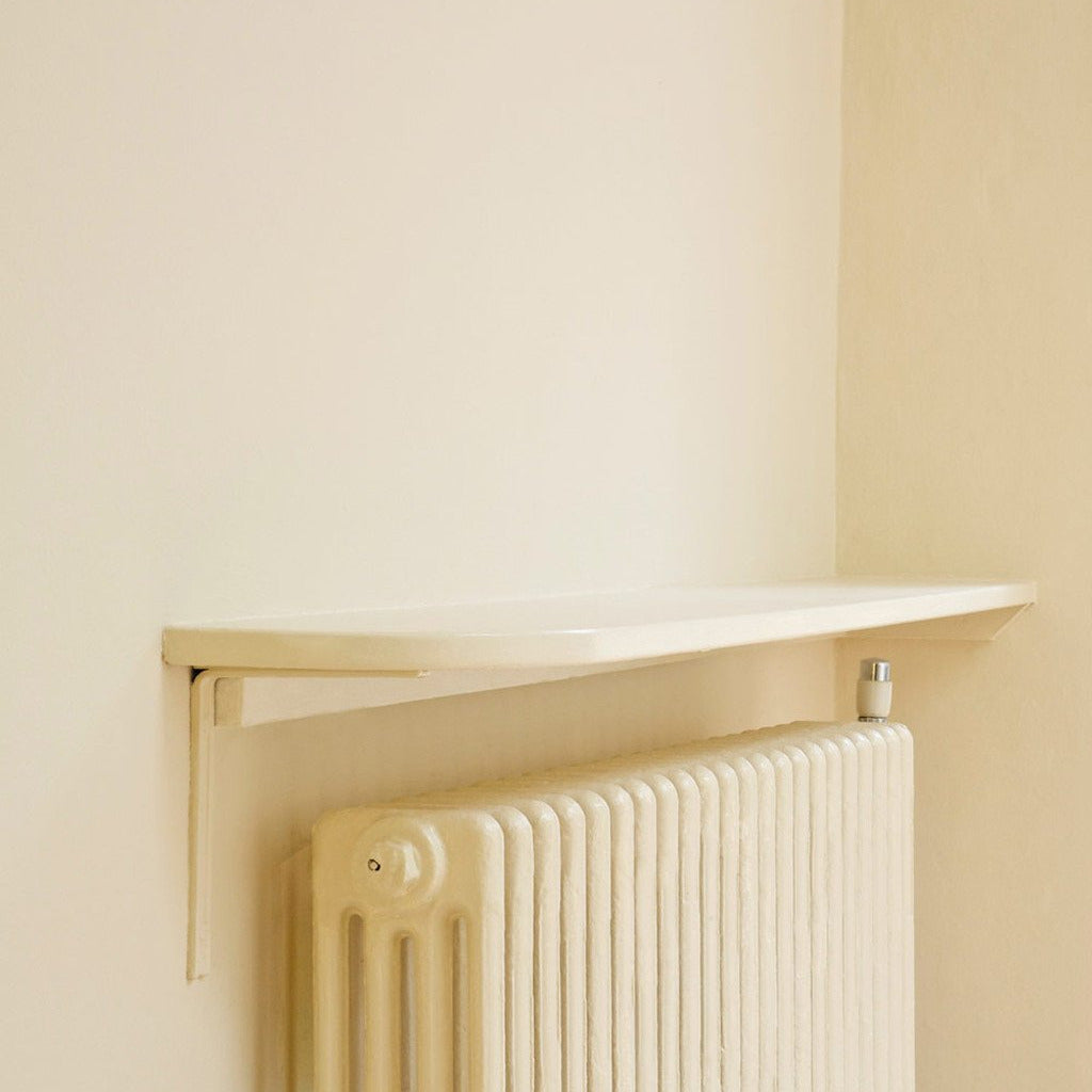 Room painted in Farrow & Ball Matchstick No.2013