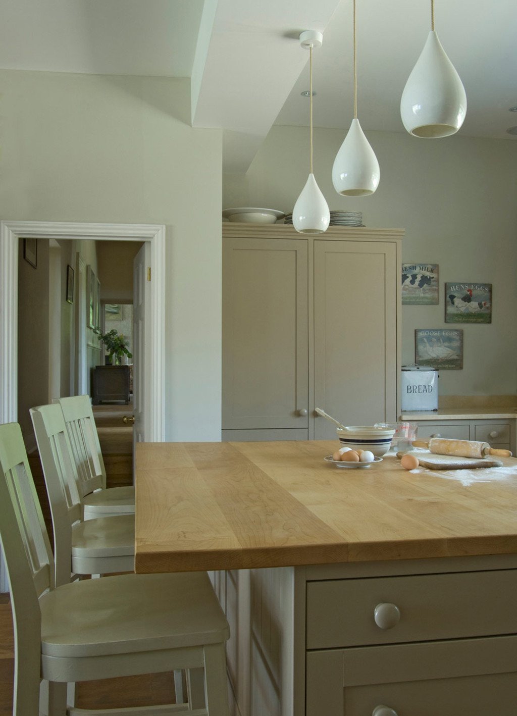 Shaded White No.201 - Tangletree | Farrow and Ball